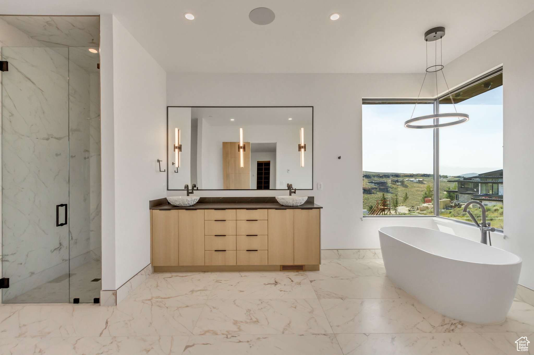 PROMONTORY PAINTED SHORES - Residential
