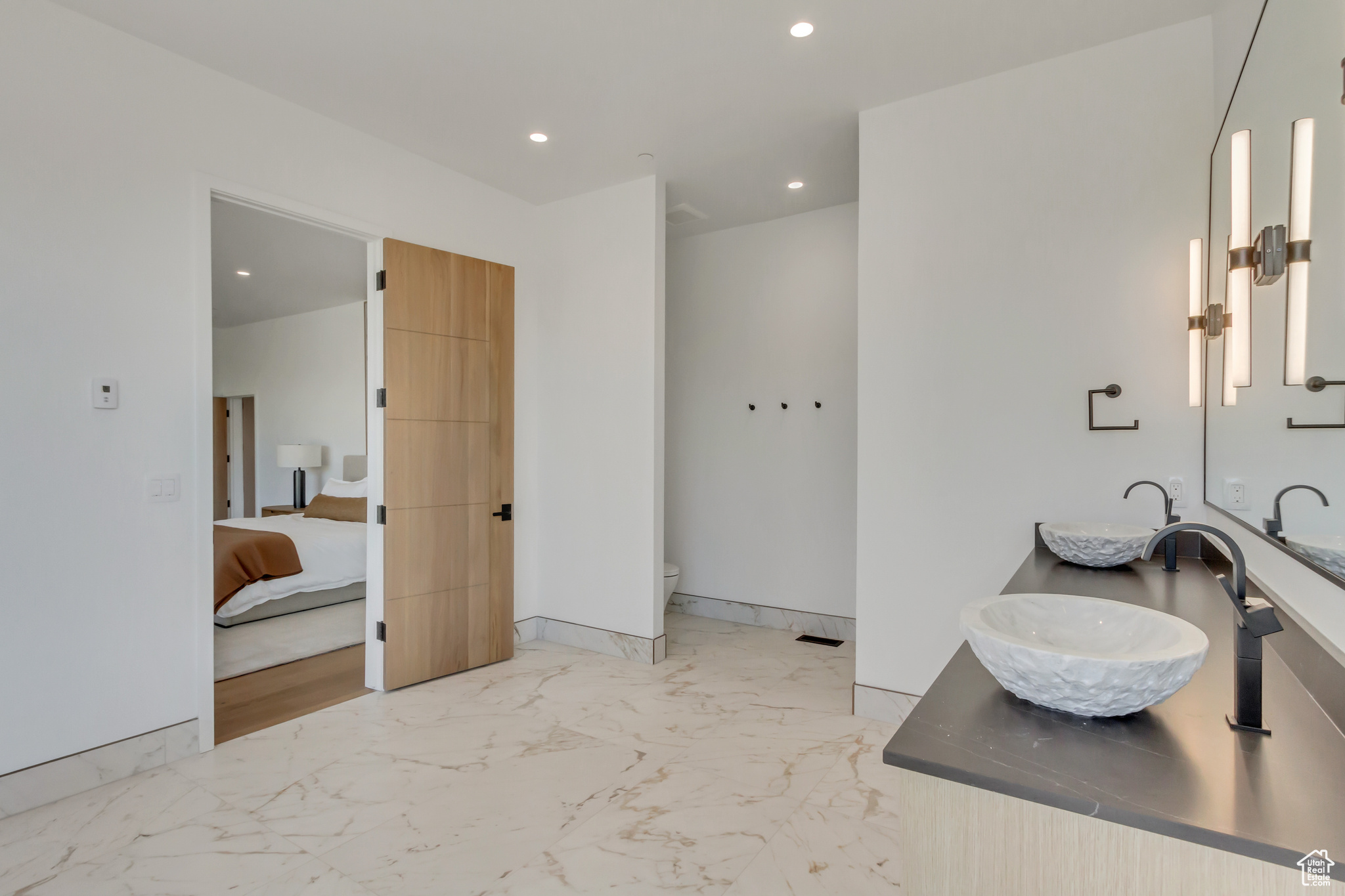 PROMONTORY PAINTED SHORES - Residential