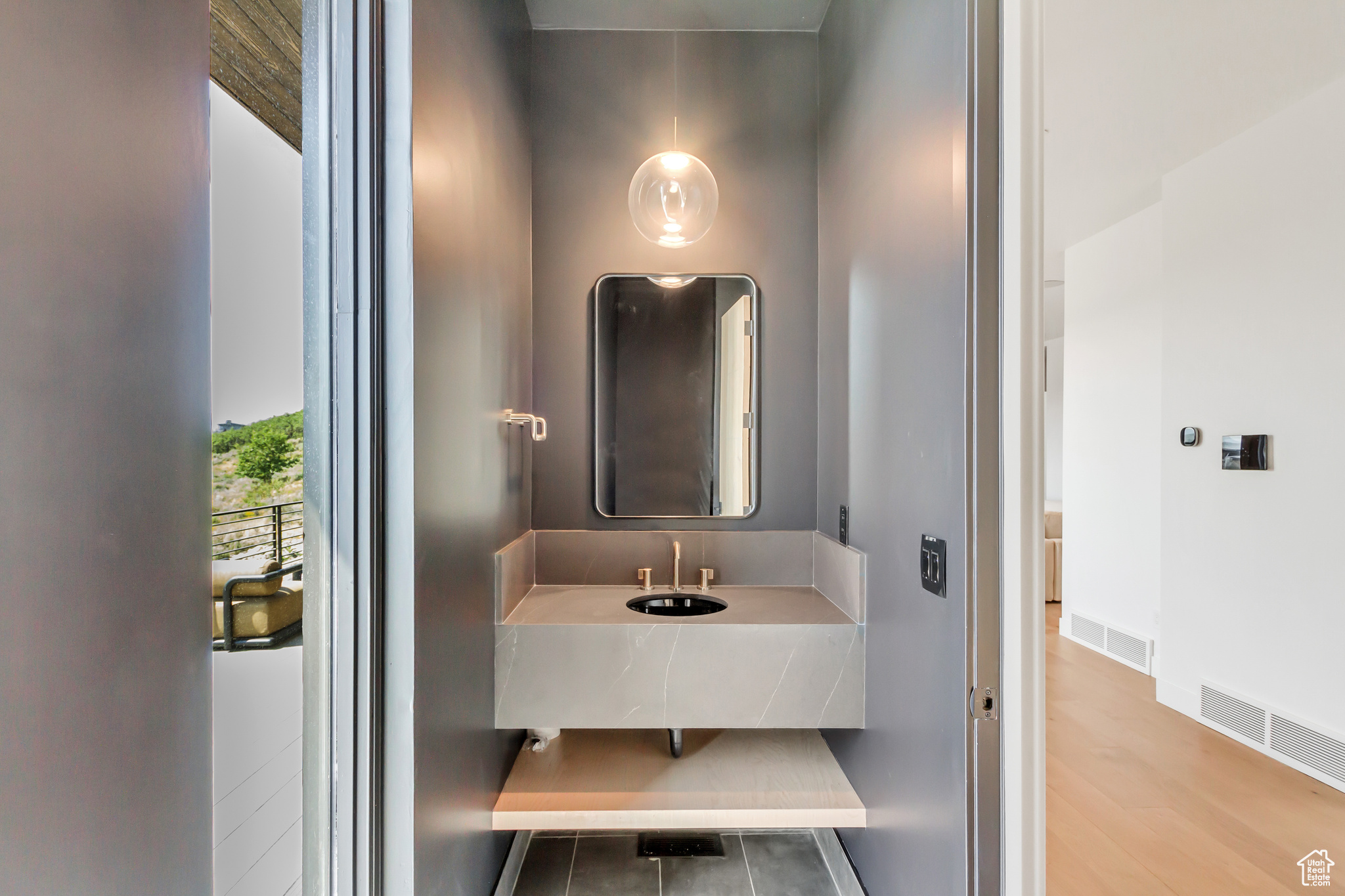 PROMONTORY PAINTED SHORES - Residential