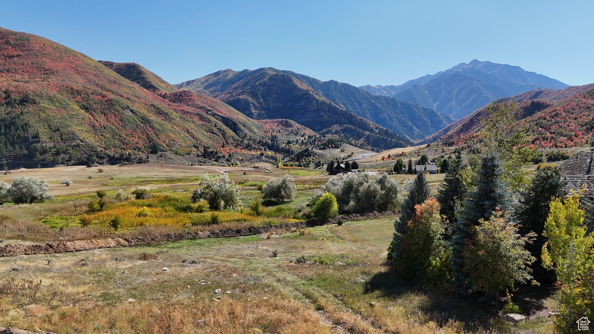 CANYON MEADOWS - Land