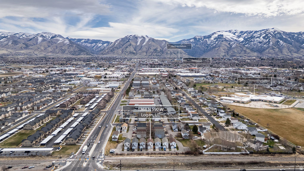 VICTORIAN VILLAGE - Residential