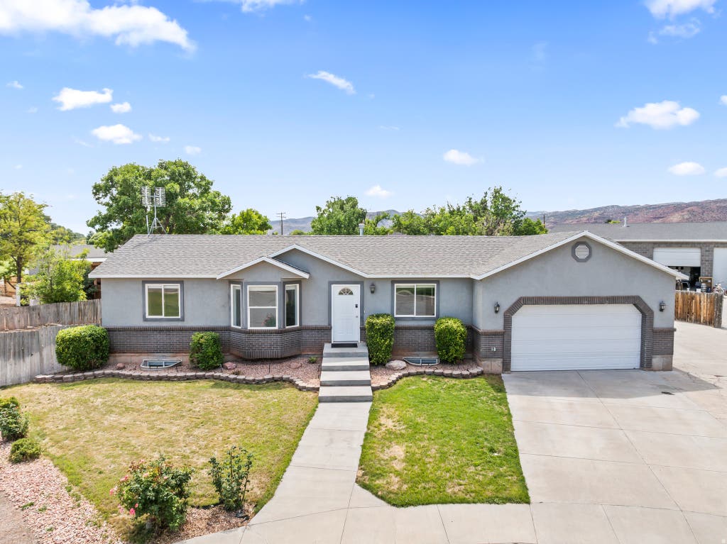 Photo of 564 E 650 N, Richfield, UT 84701 (MLS # 2174355)