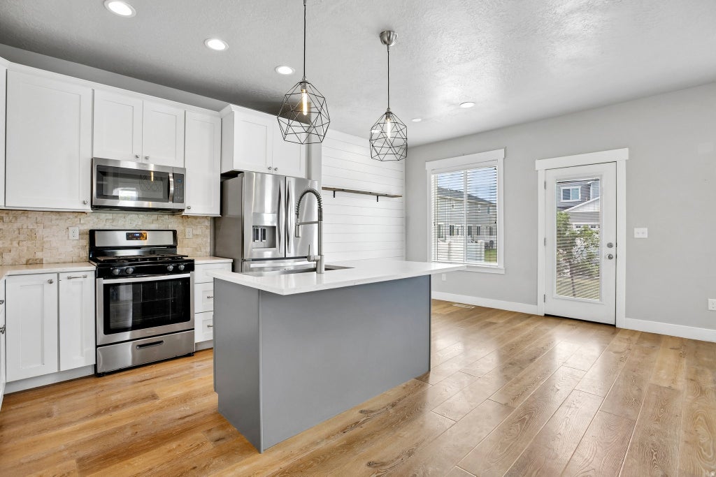 Photo of 167 W 610 N, Vineyard, UT 84058 (MLS # 2164380)