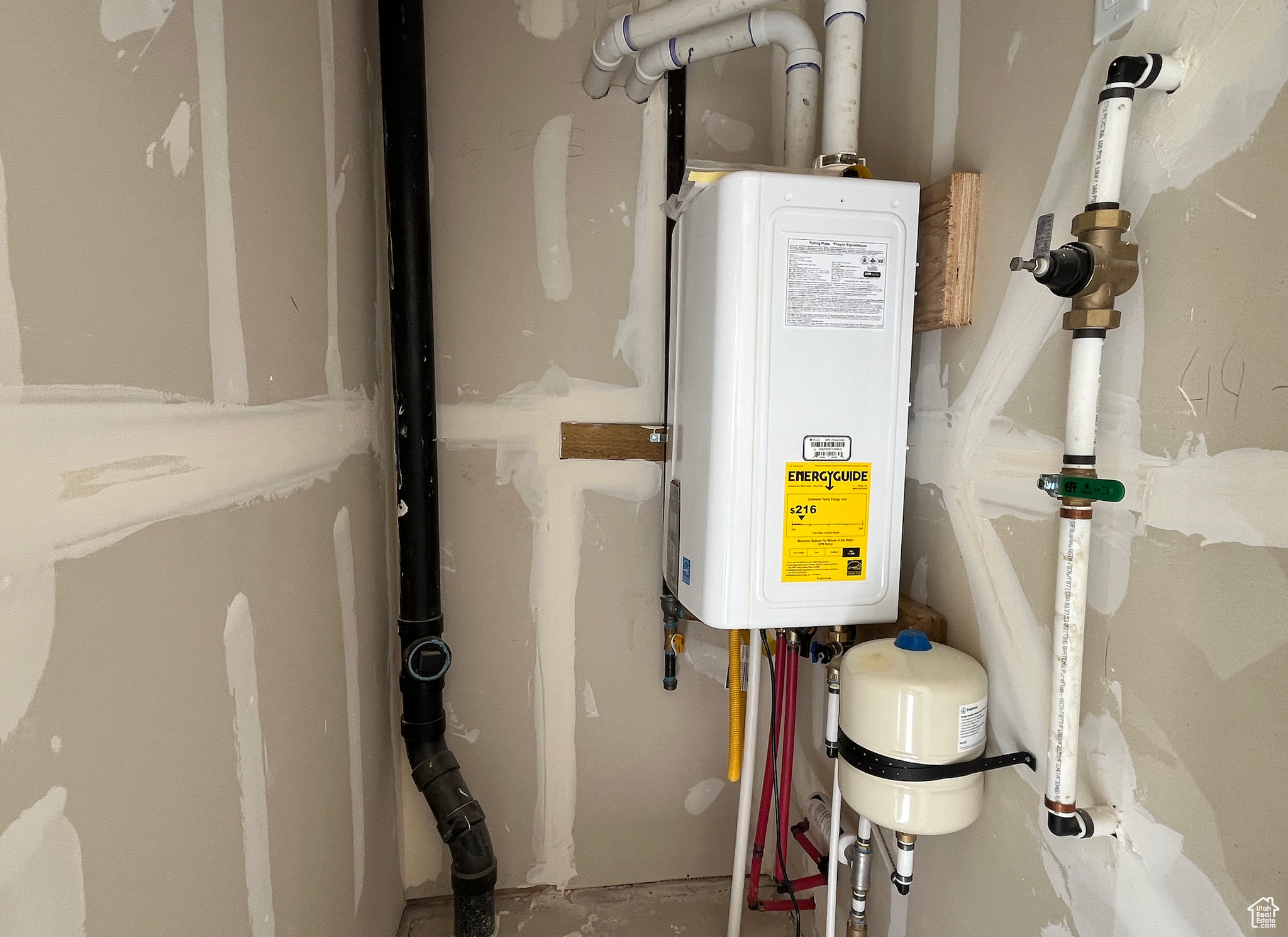 HUNTINGTON RANCH - Residential Income