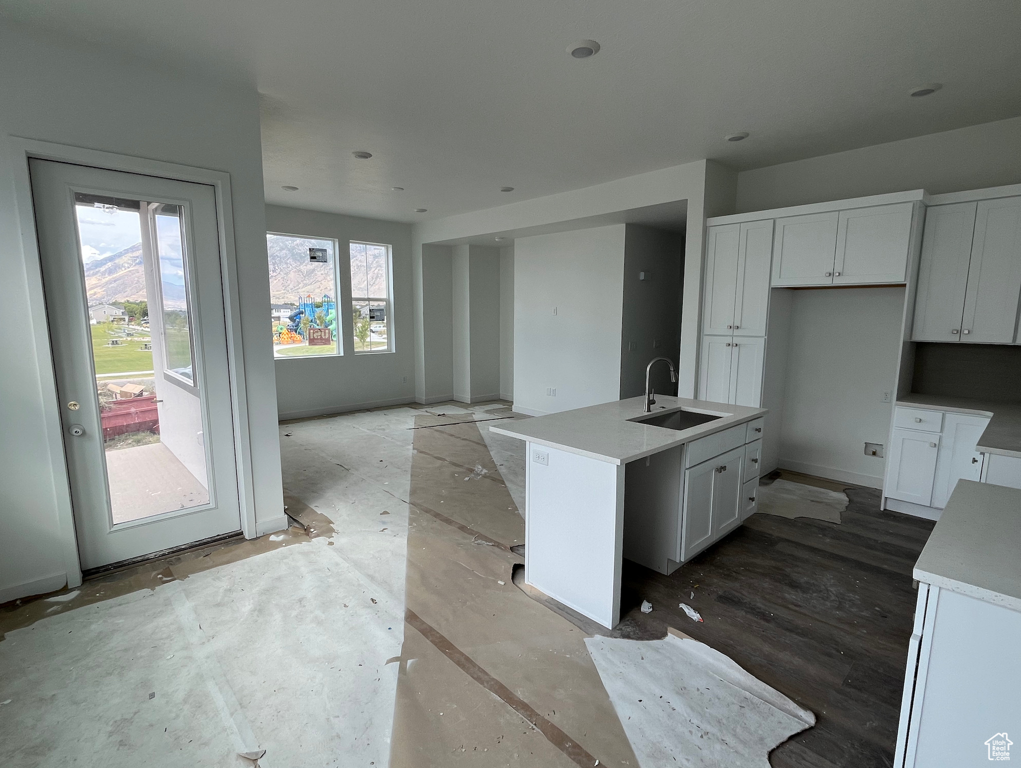 HUNTINGTON RANCH - Residential Income