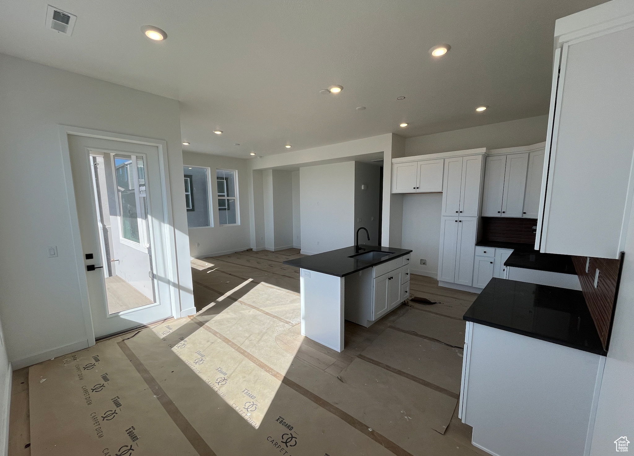 HUNTINGTON RANCH - Residential Income