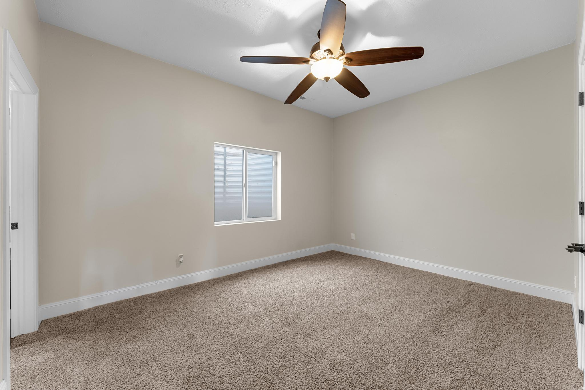 LAKE MOUNTAIN ESTATE - Residential