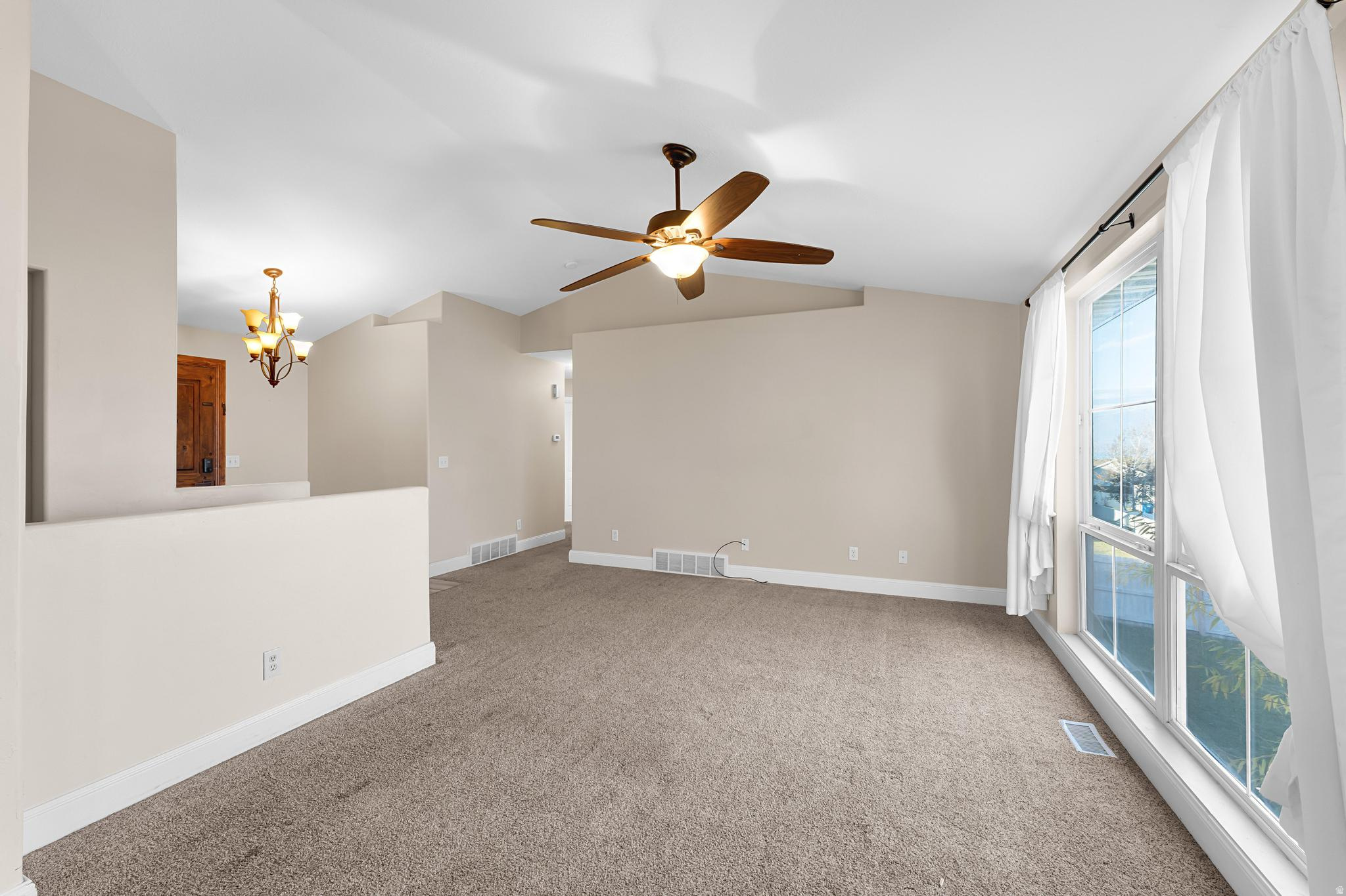 LAKE MOUNTAIN ESTATE - Residential