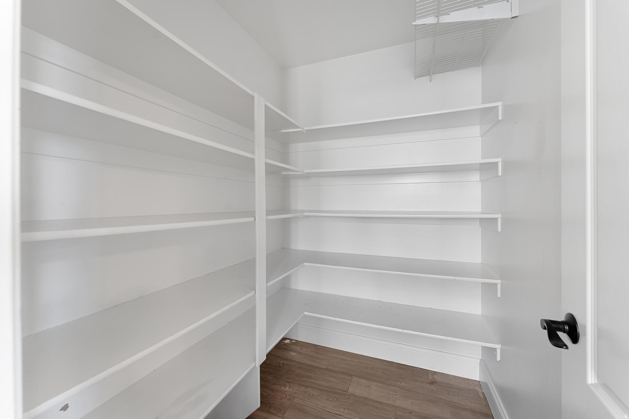 LAKE MOUNTAIN ESTATE - Residential