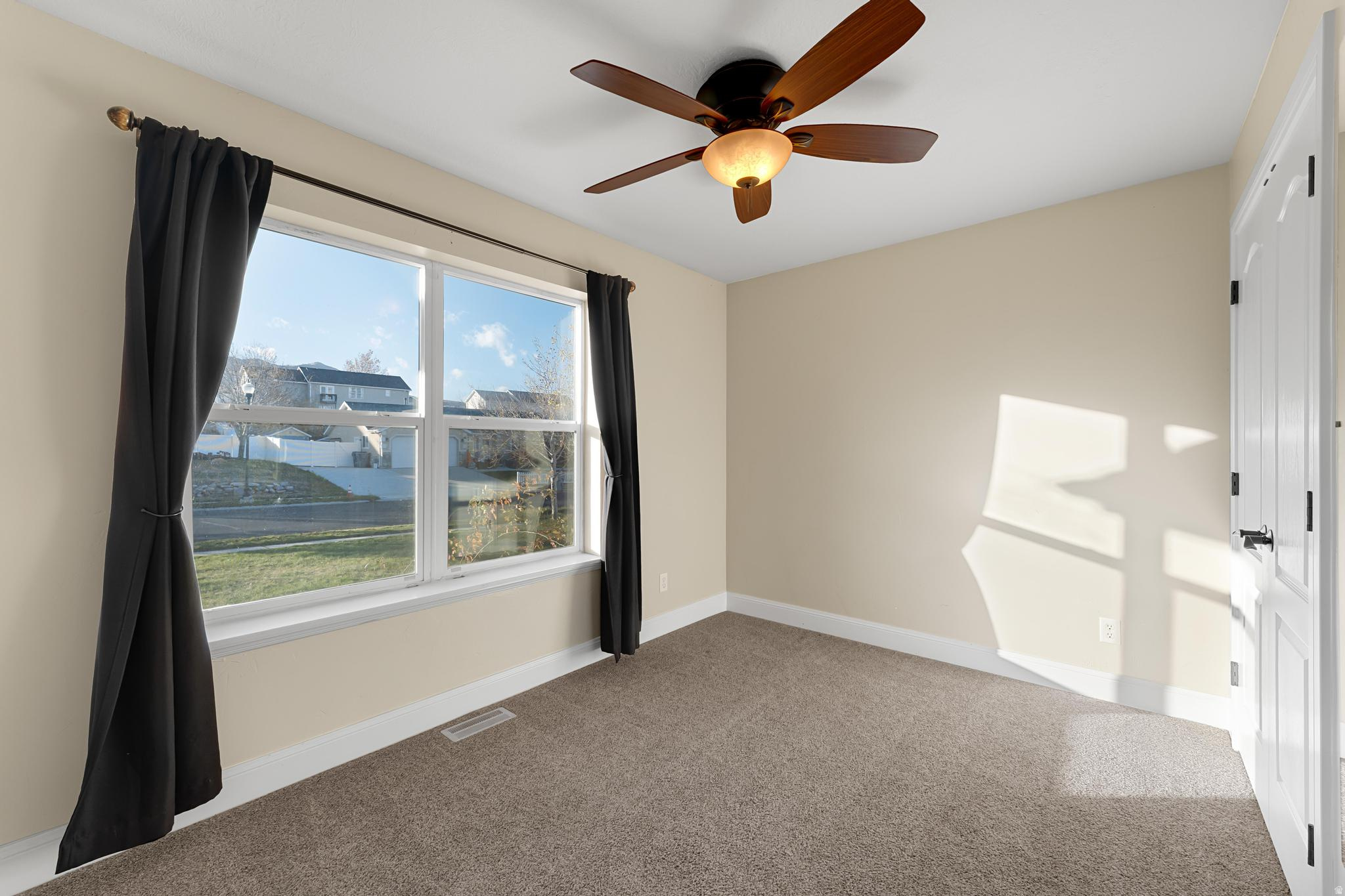 LAKE MOUNTAIN ESTATE - Residential