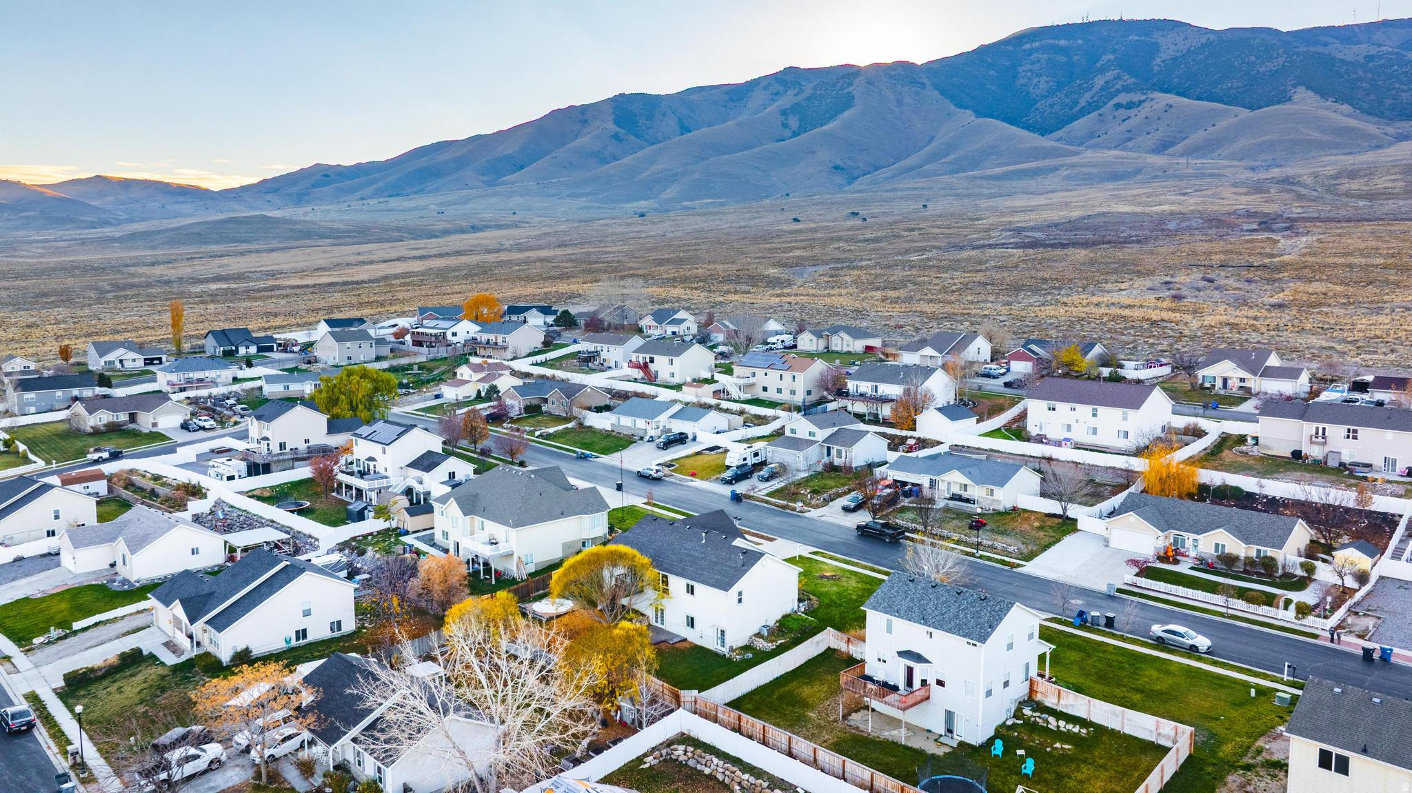 LAKE MOUNTAIN ESTATE - Residential