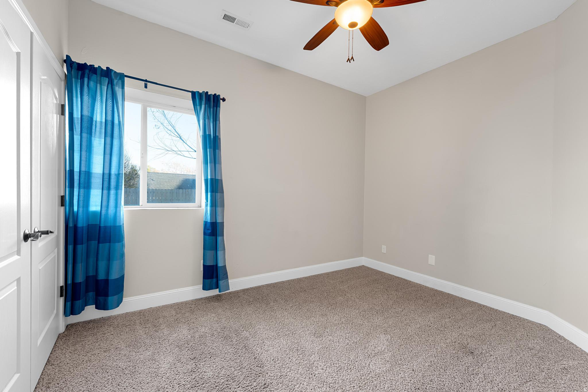 LAKE MOUNTAIN ESTATE - Residential