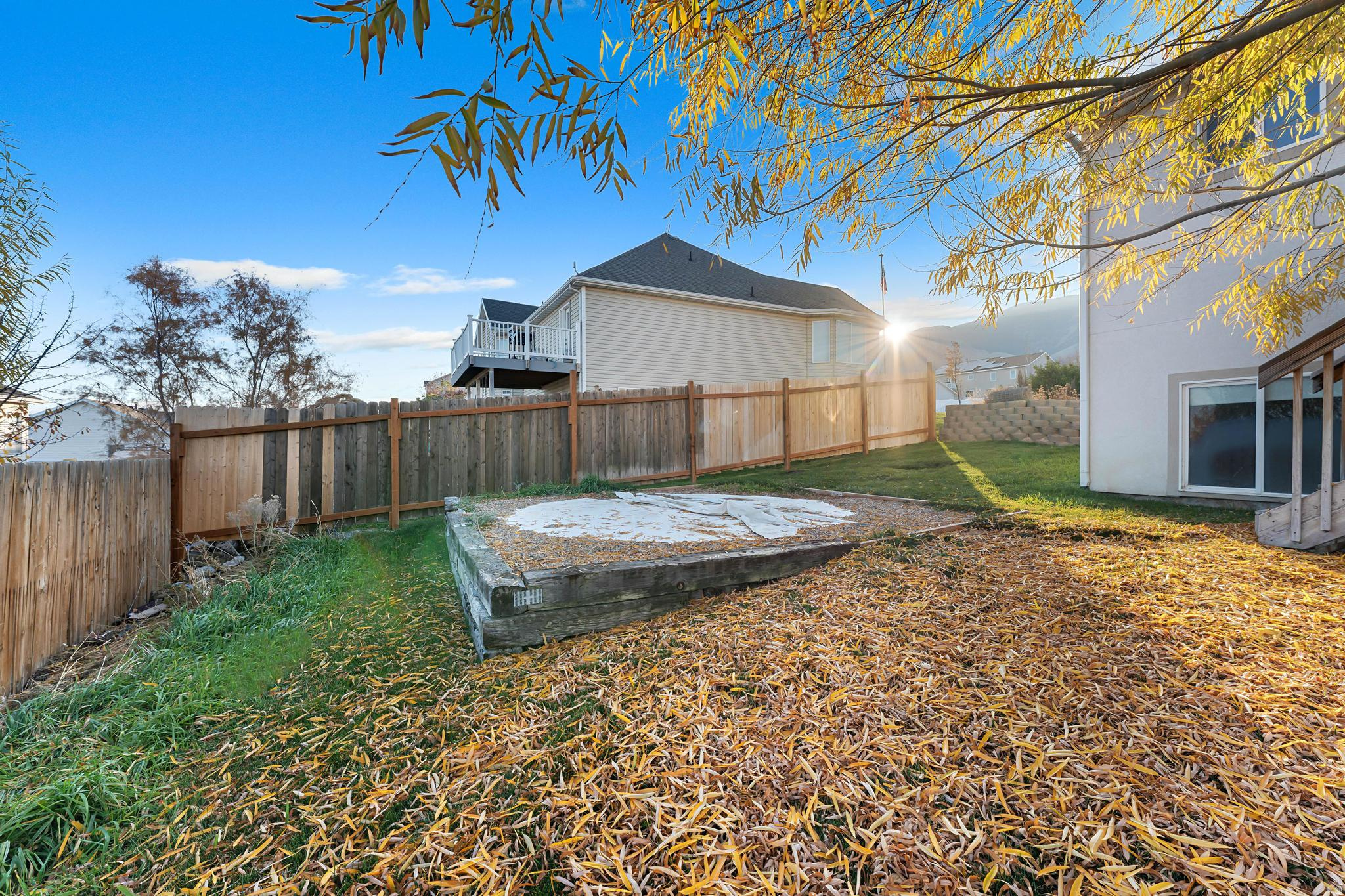 LAKE MOUNTAIN ESTATE - Residential