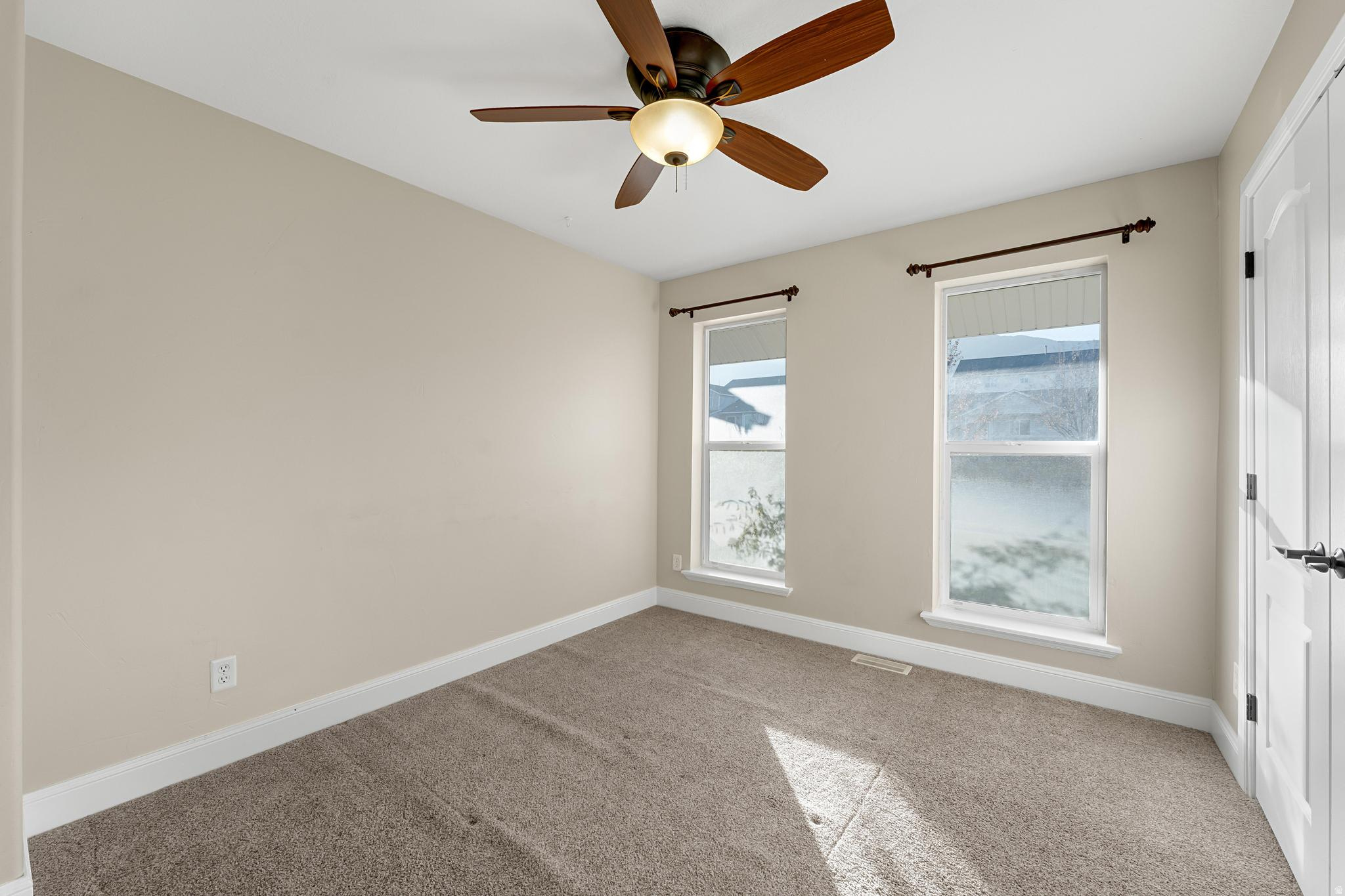 LAKE MOUNTAIN ESTATE - Residential