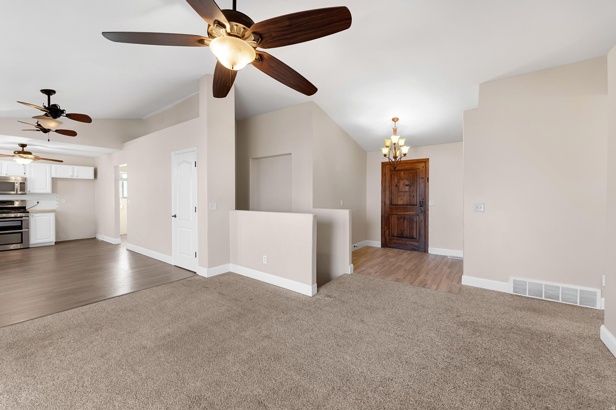 LAKE MOUNTAIN ESTATE - Residential