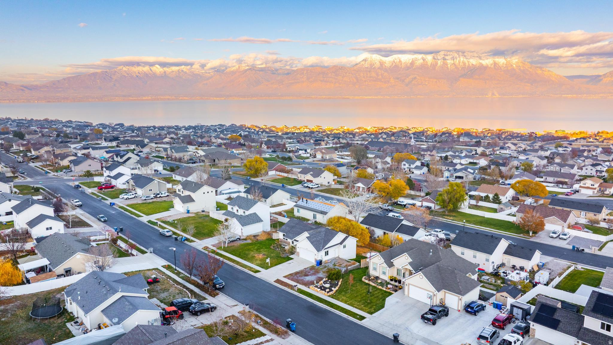 LAKE MOUNTAIN ESTATE - Residential
