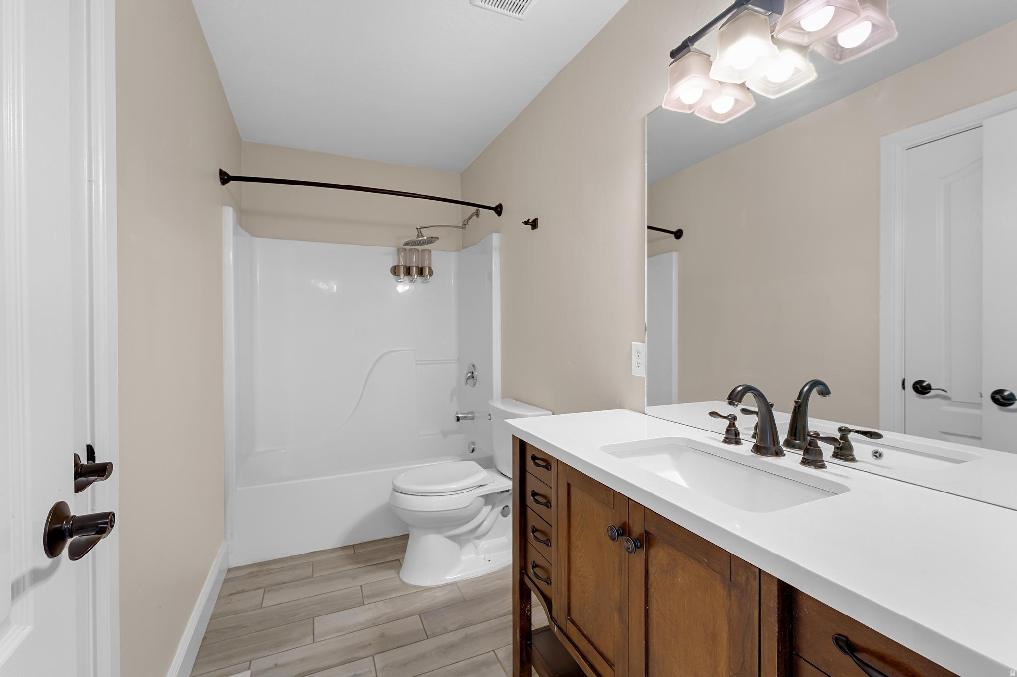 LAKE MOUNTAIN ESTATE - Residential