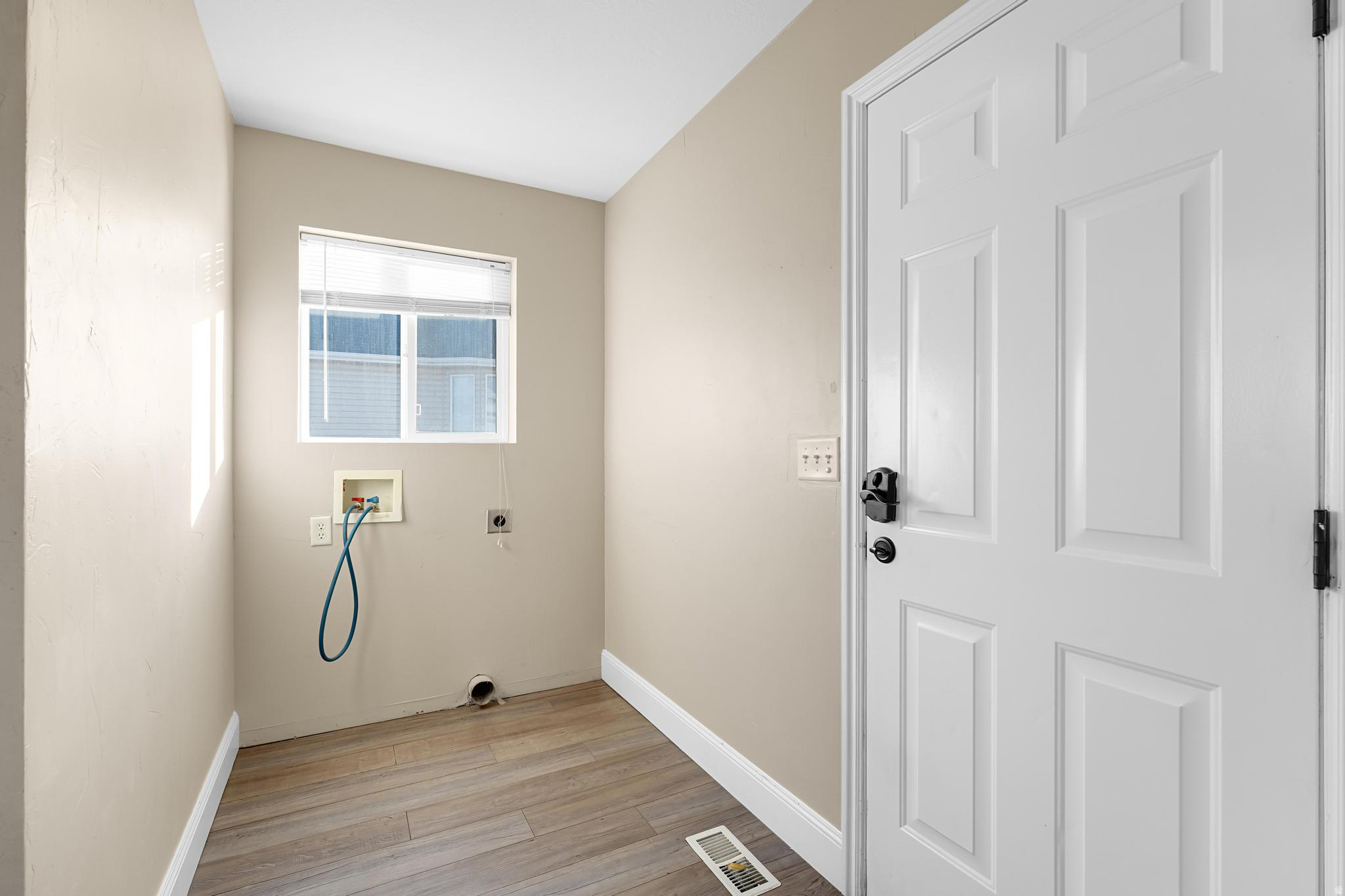 LAKE MOUNTAIN ESTATE - Residential