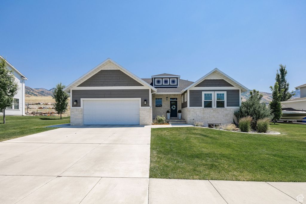 Photo of 84 N 820 E, Hyde Park, UT 84318 (MLS # 2115992)