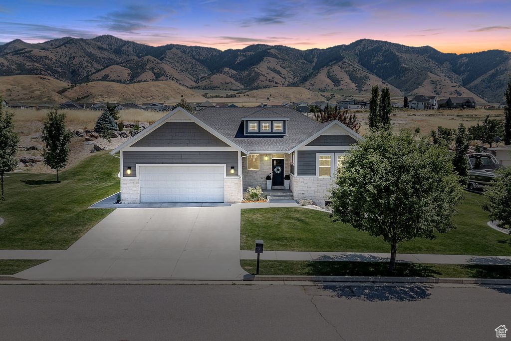Photo of 84 N 820 E, Hyde Park, UT 84318 (MLS # 2115992)