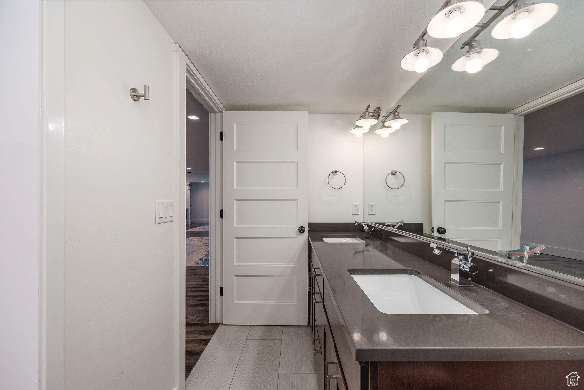 FOOTHILL HEIGHTS - Residential Lease