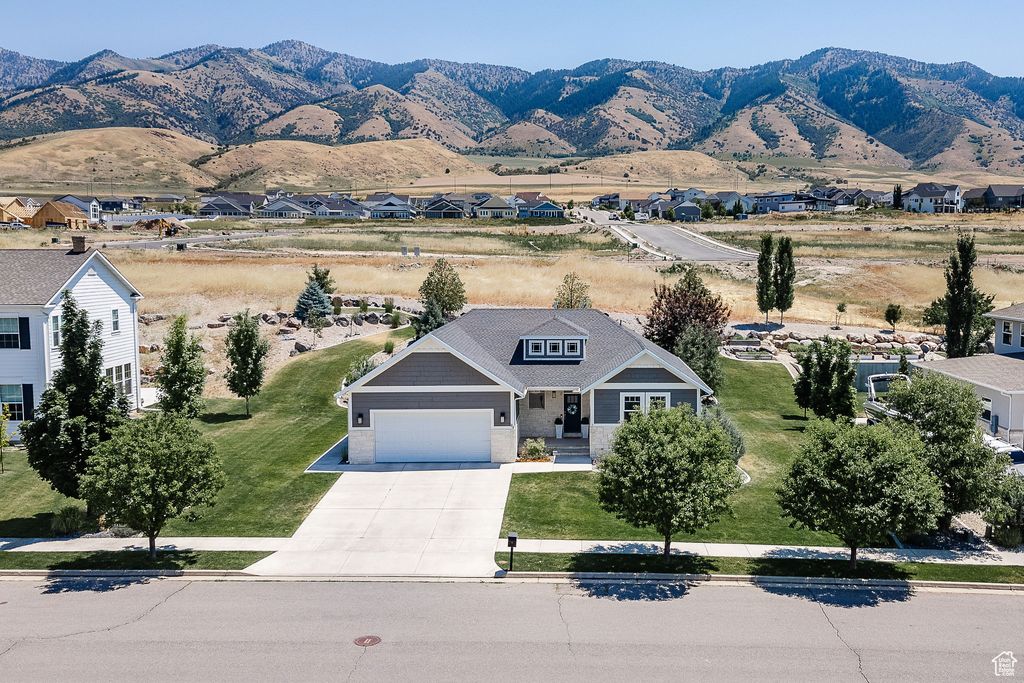 Photo of 84 N 820 E, Hyde Park, UT 84318 (MLS # 2115992)