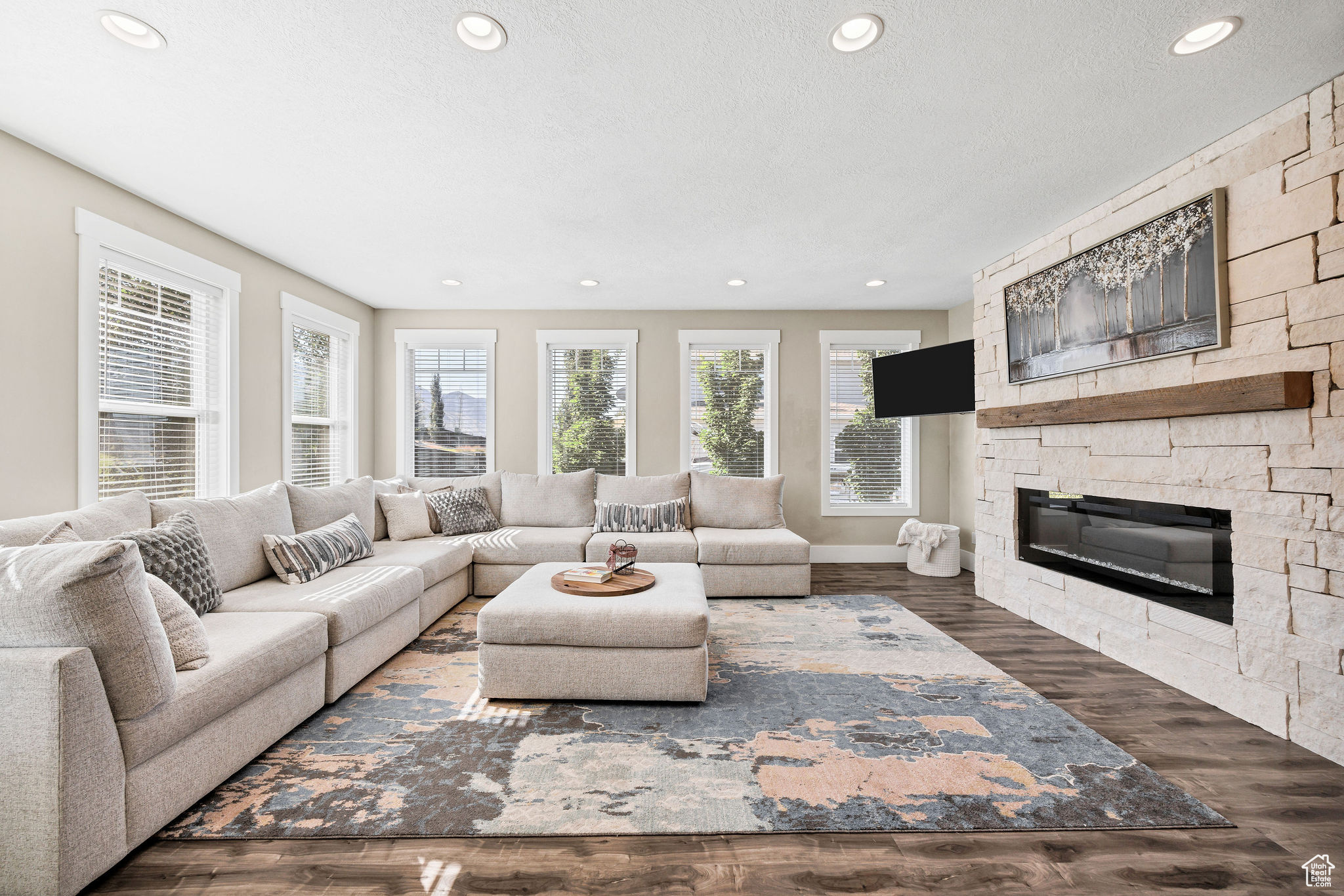 FOOTHILL HEIGHTS - Residential Lease