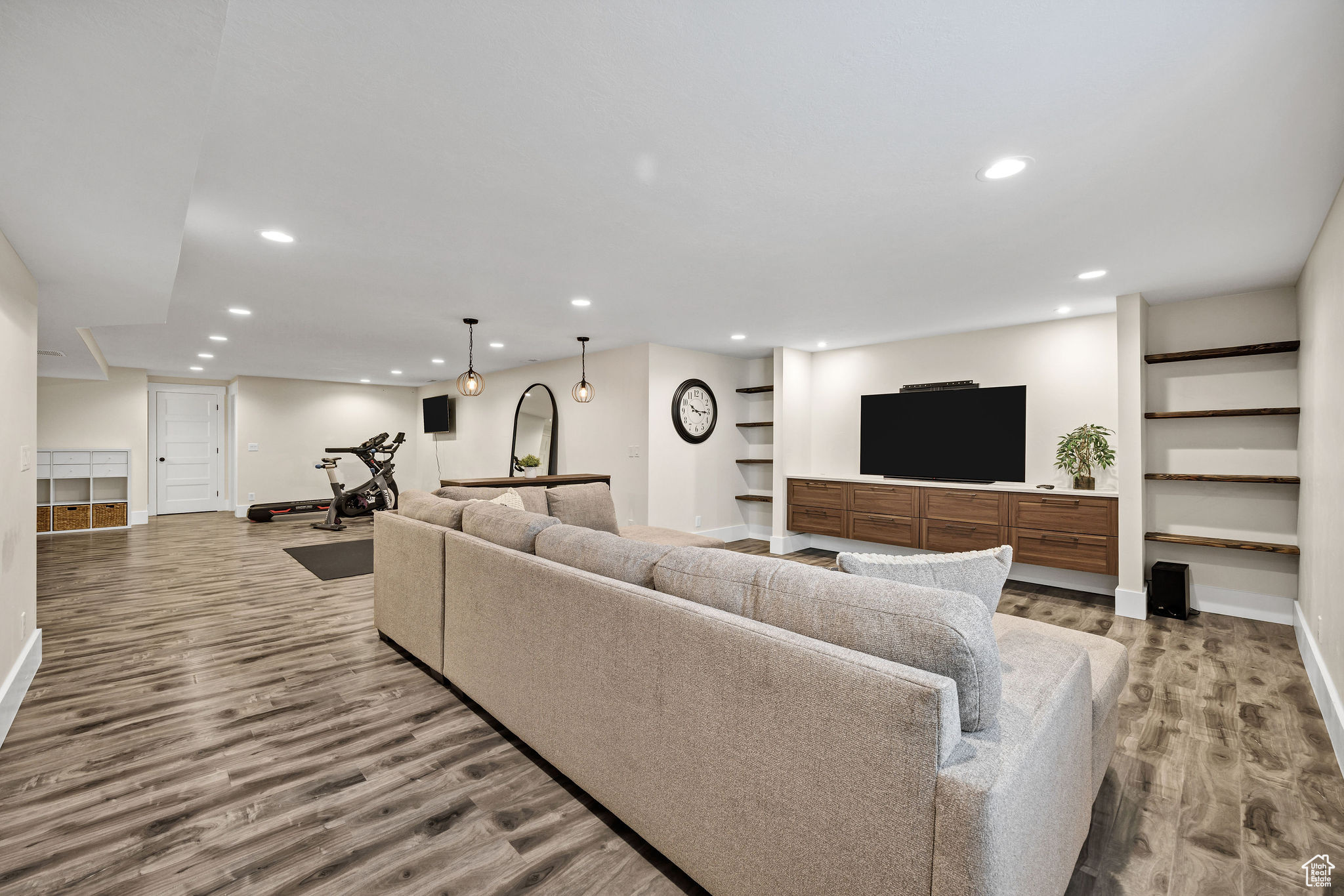 FOOTHILL HEIGHTS - Residential Lease