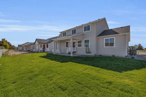 Tiny photo for 2721 S ALLISON WAY, Syracuse, UT 84075 (MLS # 2132420)