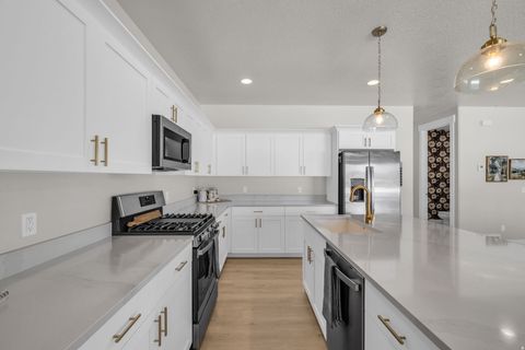 Tiny photo for 2721 S ALLISON WAY, Syracuse, UT 84075 (MLS # 2132420)