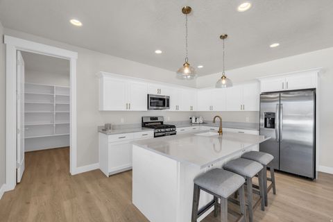 Tiny photo for 2721 S ALLISON WAY, Syracuse, UT 84075 (MLS # 2132420)