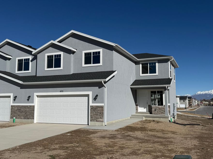 JUST COMPLETED!! BRAND NEW 4 BEDROOM TWIN HOME! NO HOA!! 2 car garage, QUARTZ Tops, upgraded WHITE cabinets with crown molding & island, wood/tile flooring, central air, 2 tone paint, unfinished basement , plus much more. ** SEE AGENT REMARKS FOR $10k Incentives**