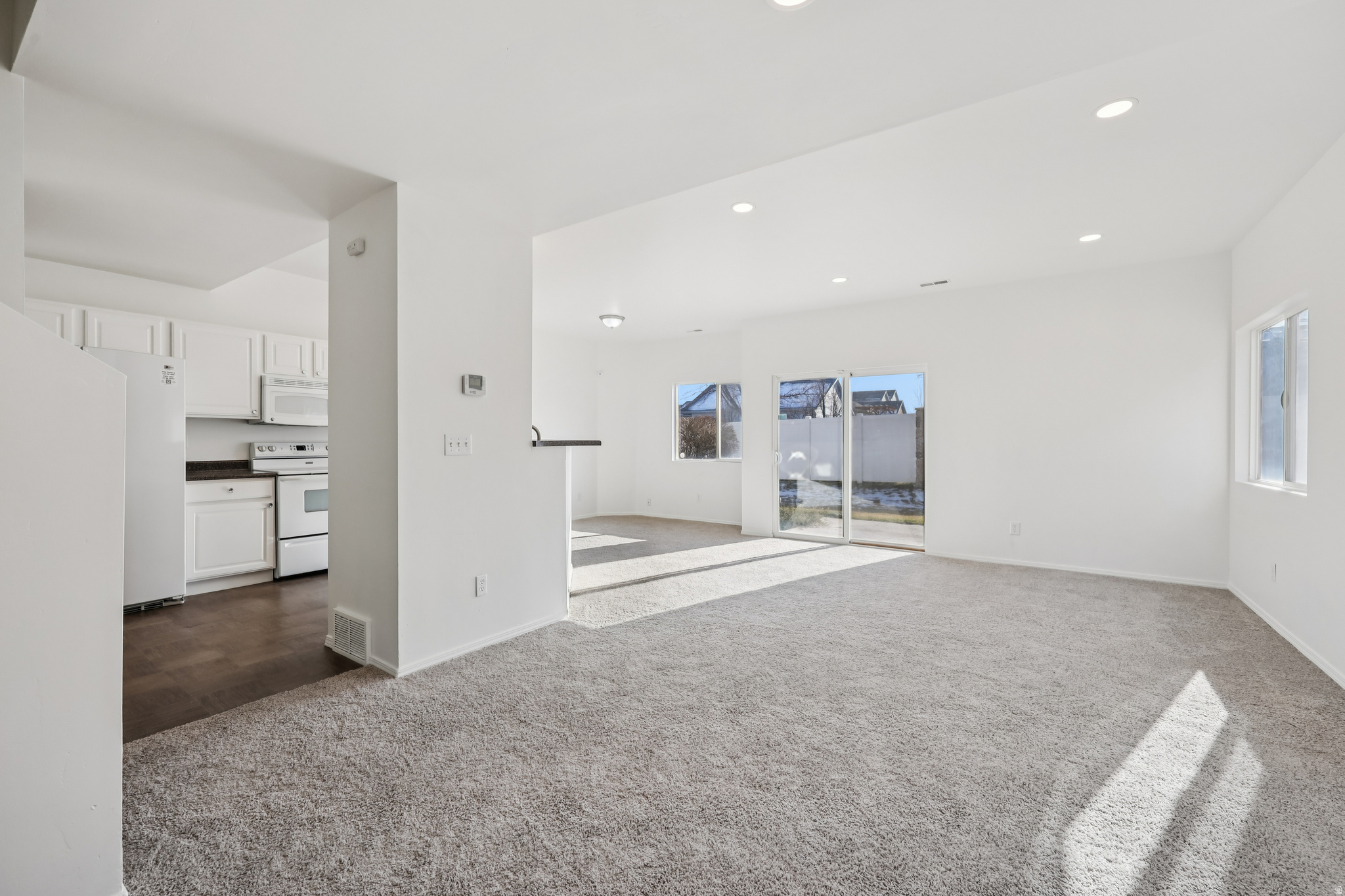 IVY SPRINGS CONDOMINIUM PHASE 4 - Residential