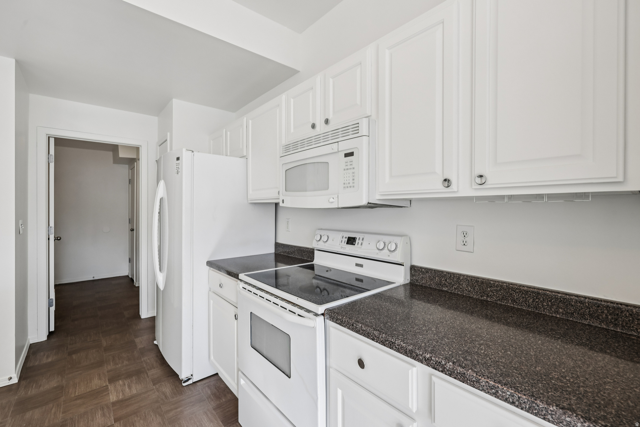 IVY SPRINGS CONDOMINIUM PHASE 4 - Residential