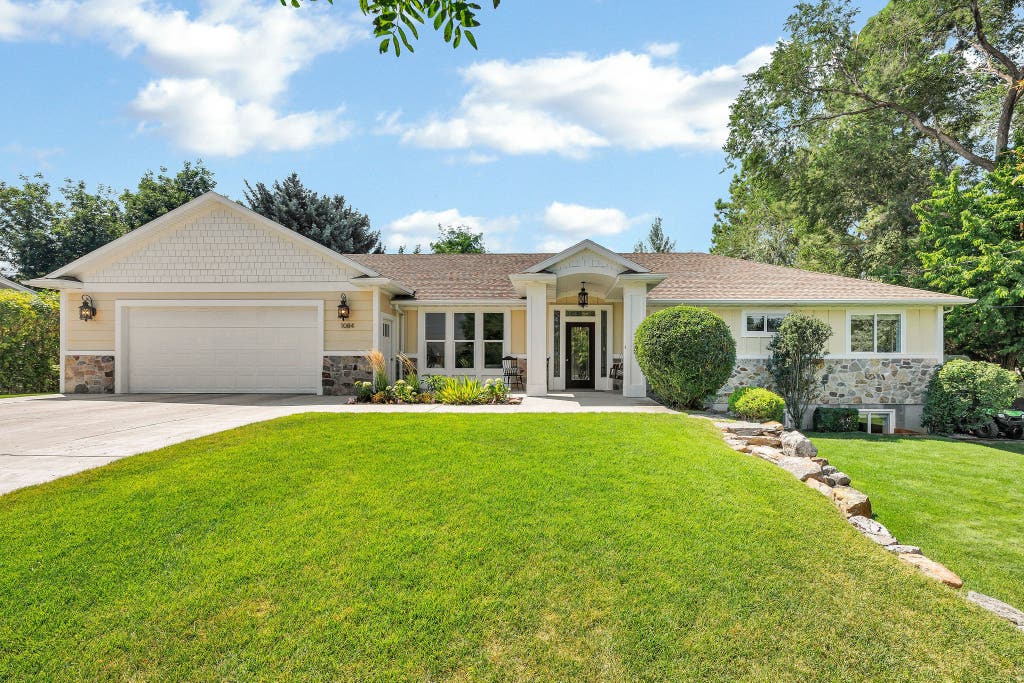 Photo of 1084 E 2200 N, North Logan, UT 84341 (MLS # 2176448)