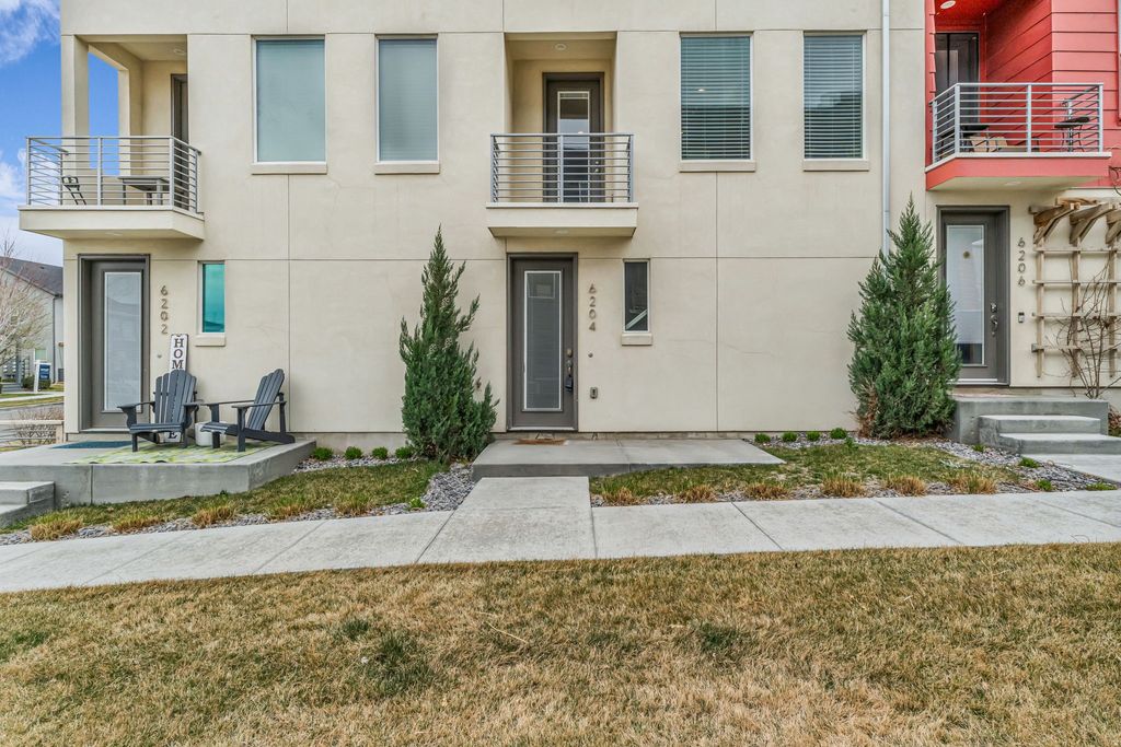 Photo of 6204 W BIRCH RUN RD S, South Jordan, UT 84009 (MLS # 2143740)
