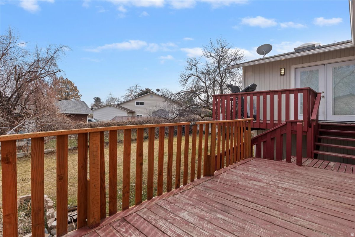 MEADOWGATE #8 - Residential