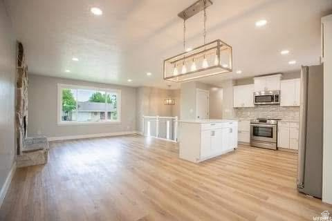 MEADOWGATE #8 - Residential