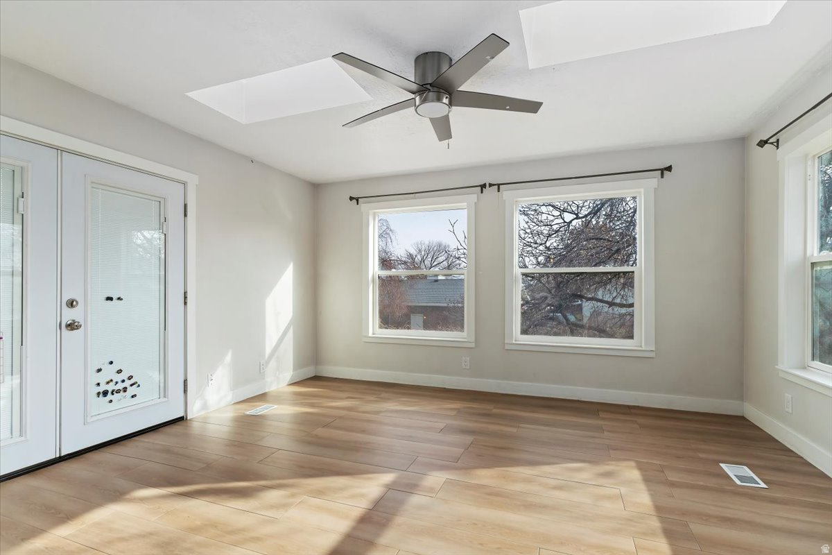 MEADOWGATE #8 - Residential