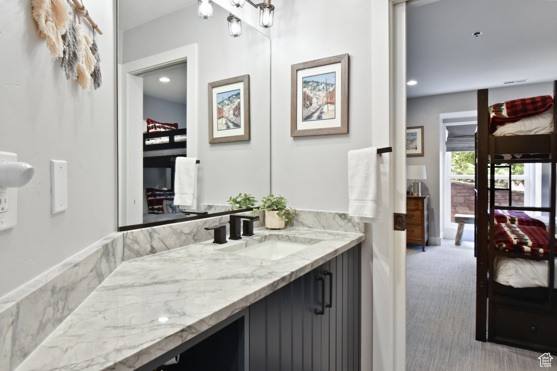 Park City, Utah 84060, United States, 2 Bedrooms Bedrooms, ,2 BathroomsBathrooms,Residential,Pending,46106