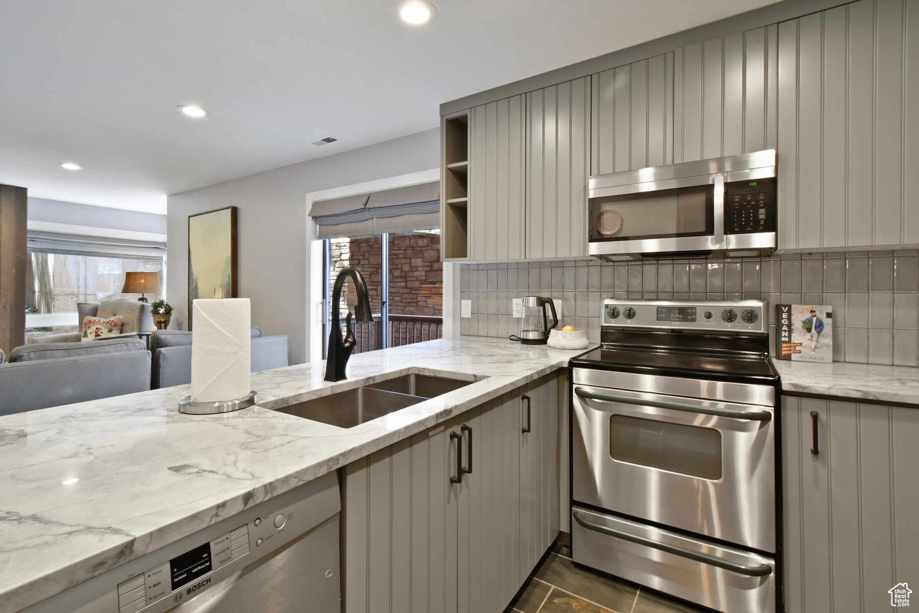 Park City, Utah 84060, United States, 2 Bedrooms Bedrooms, ,2 BathroomsBathrooms,Residential,Pending,46106