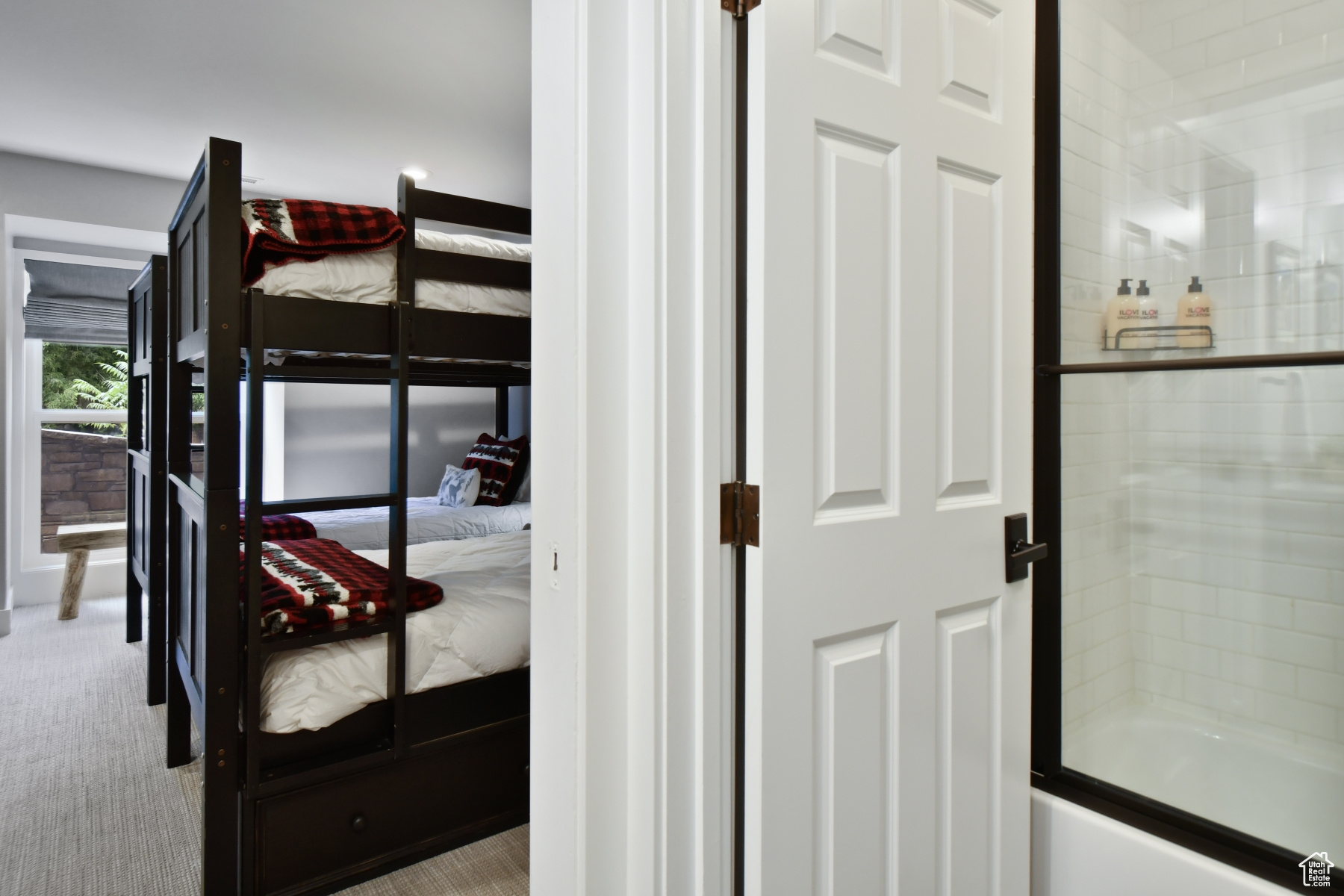 Park City, Utah 84060, United States, 2 Bedrooms Bedrooms, ,2 BathroomsBathrooms,Residential,Pending,46106