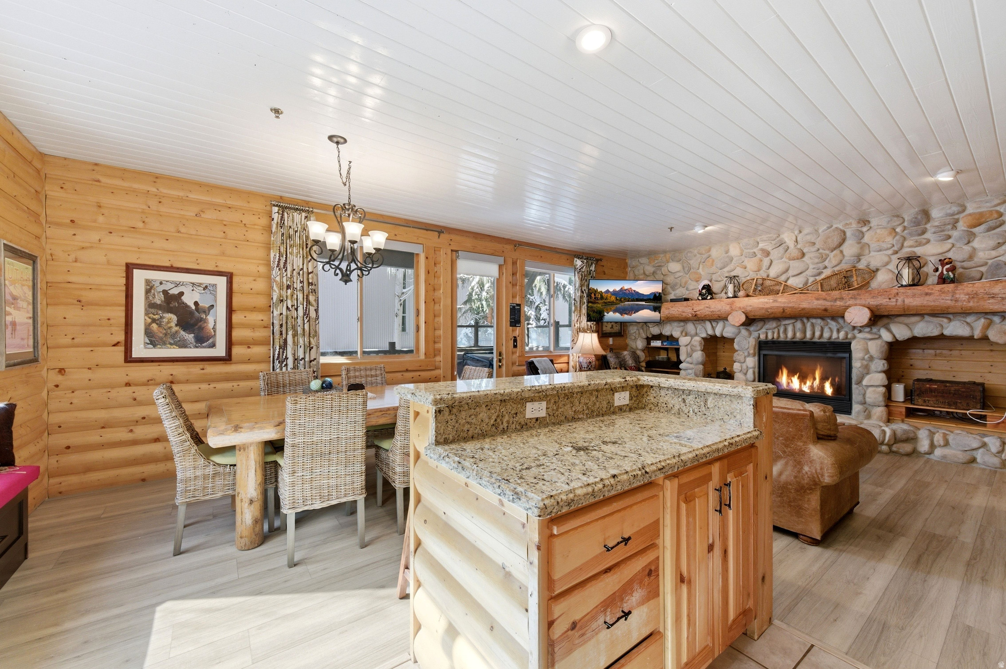 BLACK BEAR LODGE - Residential