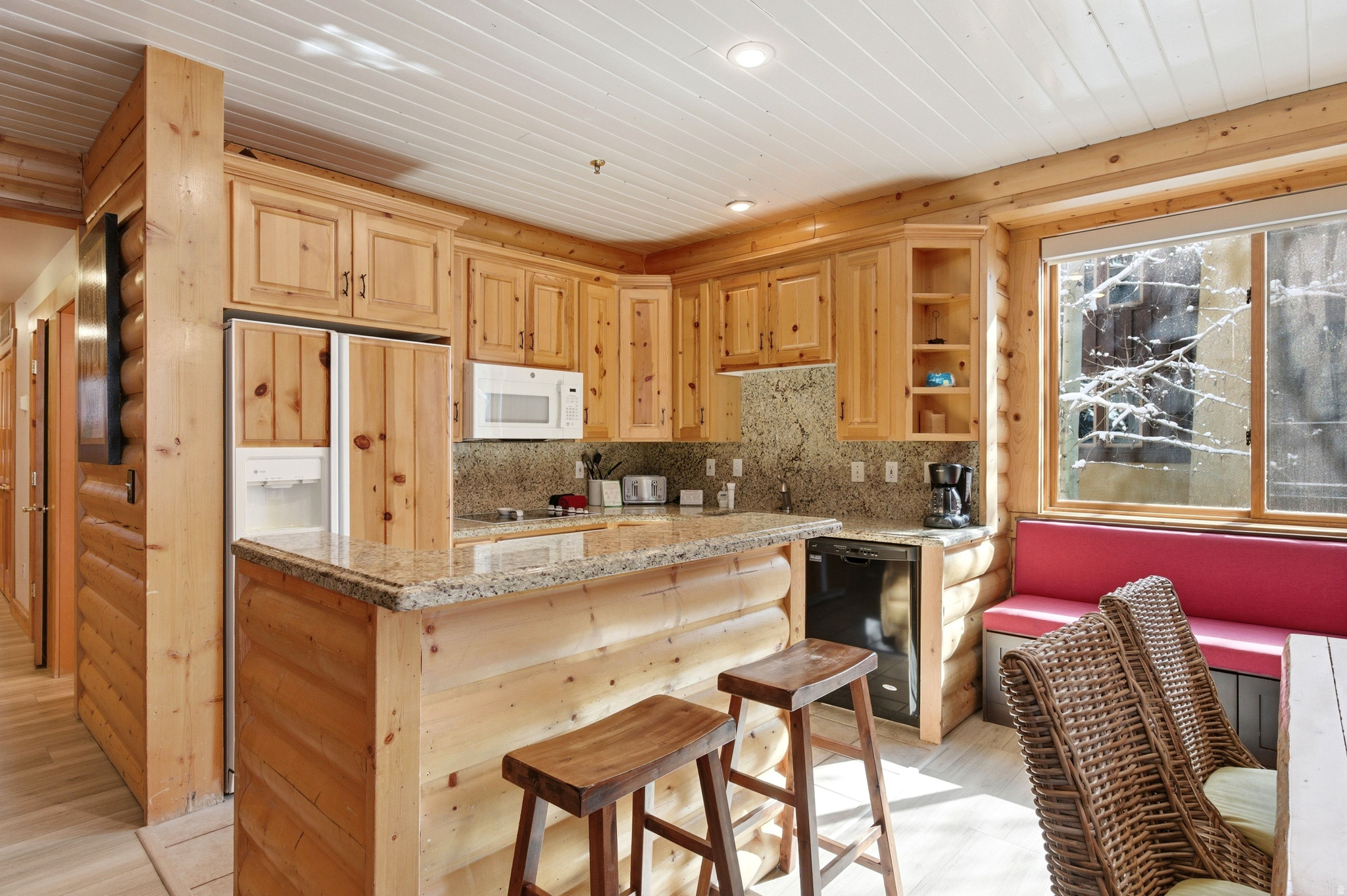 BLACK BEAR LODGE - Residential