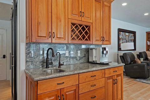 Tiny photo for 6669 S ANNE MARIE DR, Cottonwood Heights, UT 84121 (MLS # 2138085)