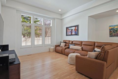 Tiny photo for 6669 S ANNE MARIE DR, Cottonwood Heights, UT 84121 (MLS # 2138085)