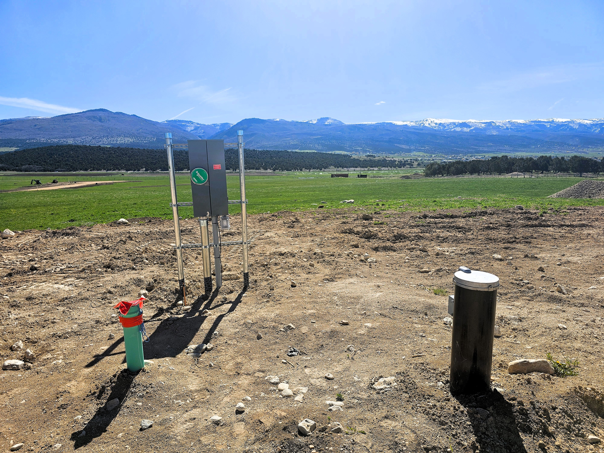 JUINPER FIELDS - Land