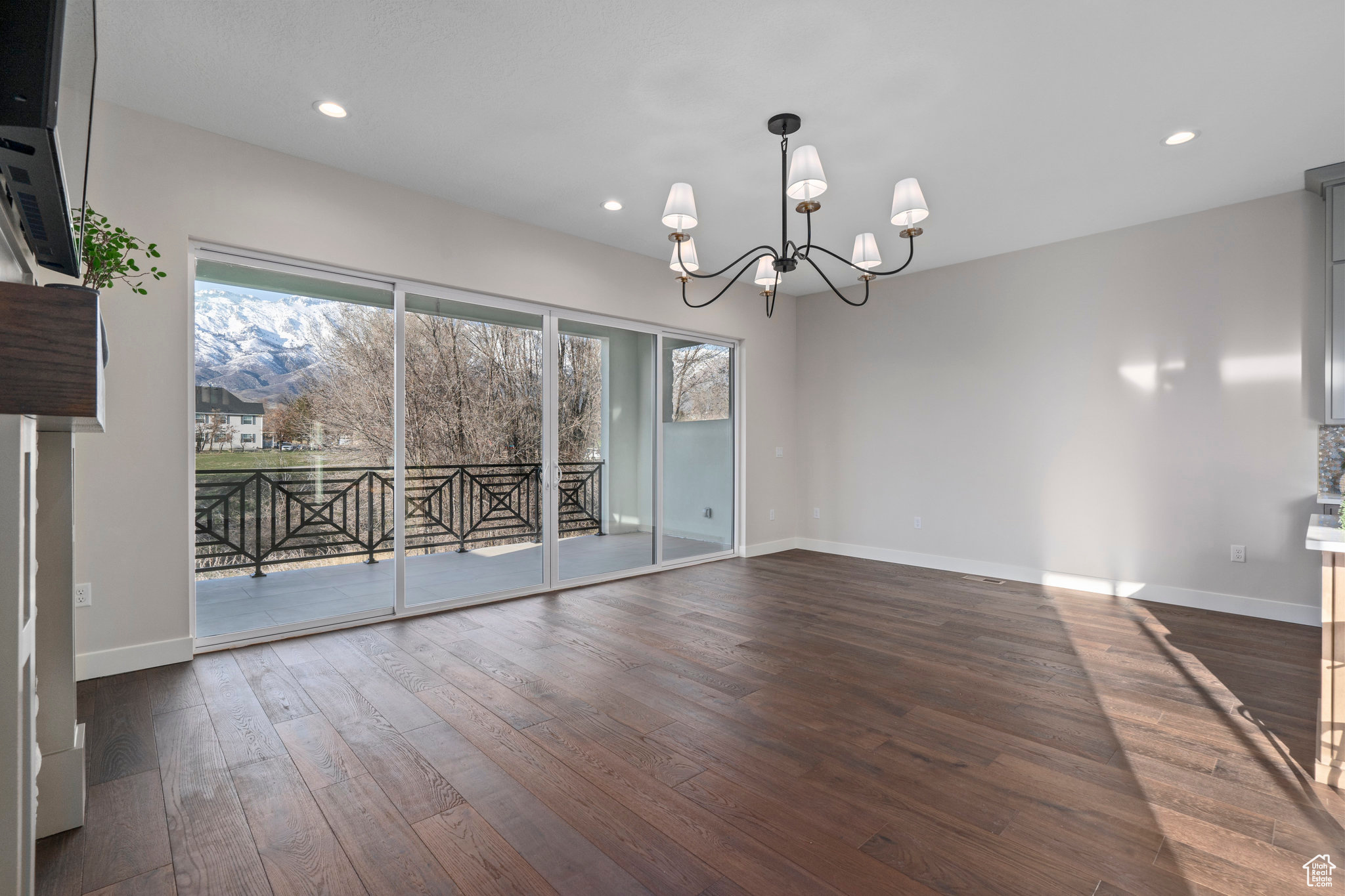 MONTDELLA - Residential Income