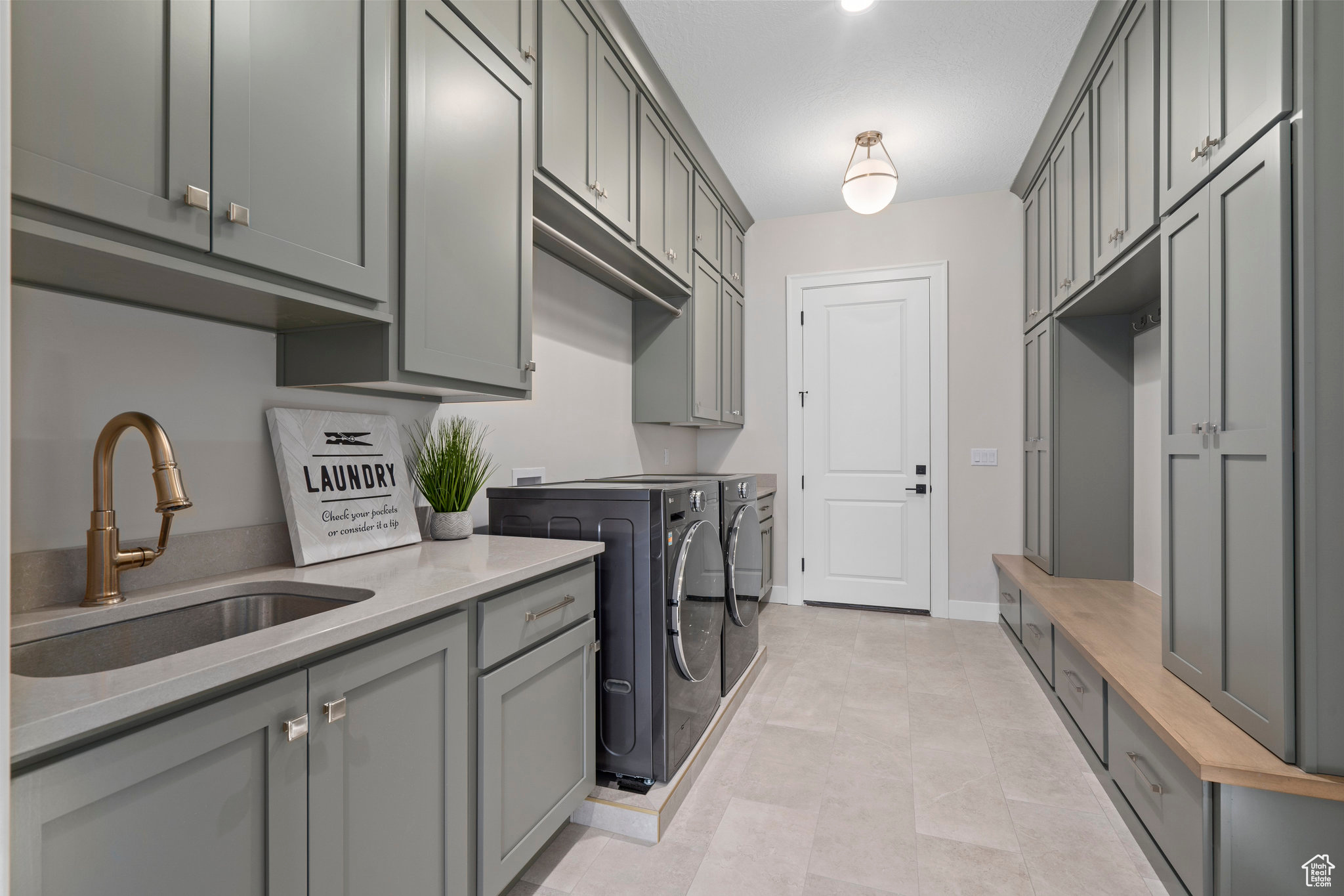 MONTDELLA - Residential Income