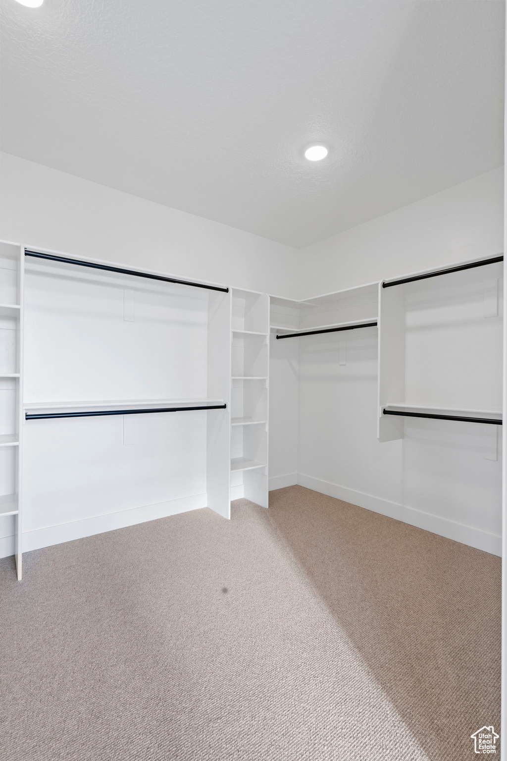 MONTDELLA - Residential Income